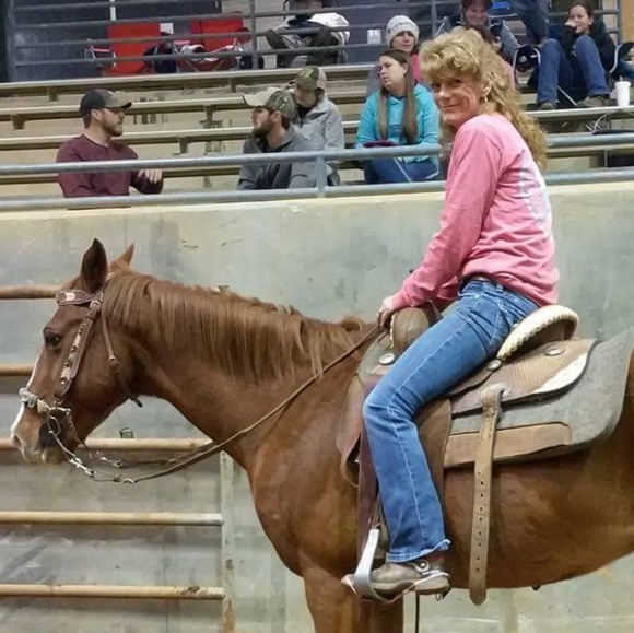 Meet your Posher, Pam - Picture 2 of 2